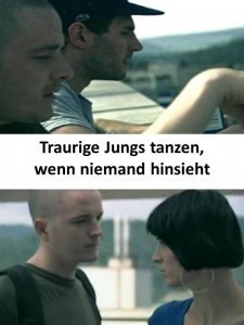 Traurige Jungs tanzen, wenn niemand hinsieht.jpg