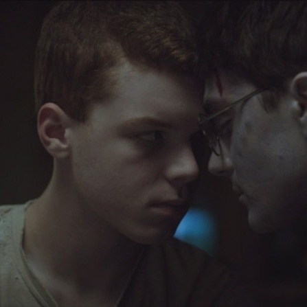 Adam (C. Monaghan) a Jamie (N. Silver)