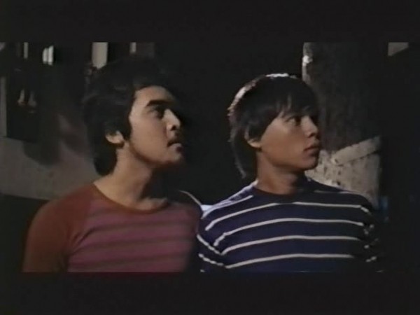 Maynila: Sa mga kuko ng liwanag / Manila in the Claws of Light  (1975)