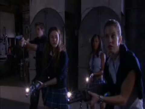 D.E.B.S extended love scene (Jordana Brewster/Sara Foster)